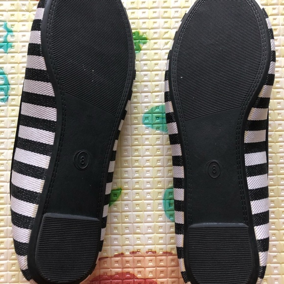 Ballet Flats in Black and White - Picture 3 of 4